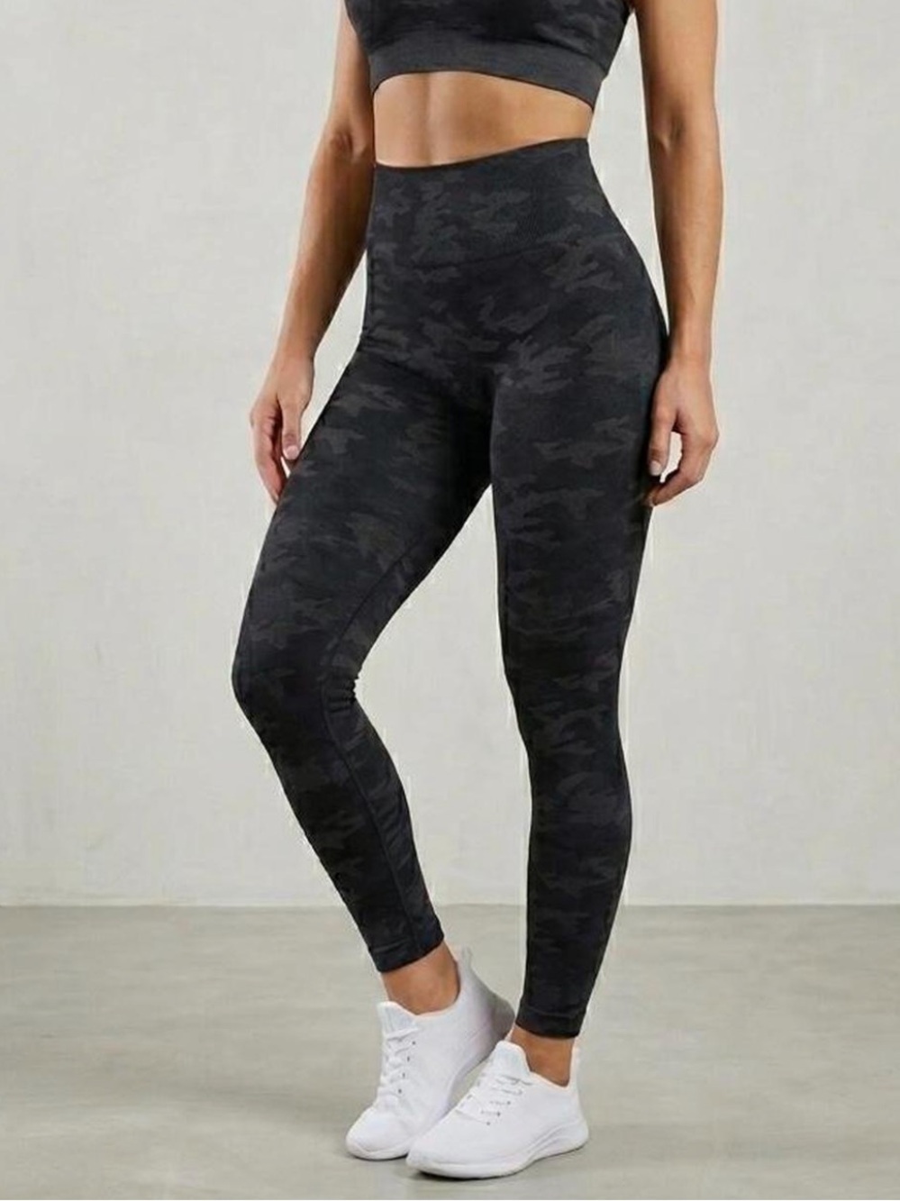 SPANX Look At Me Now Seamless High Waist Black Camo Print Leggings Size Larg